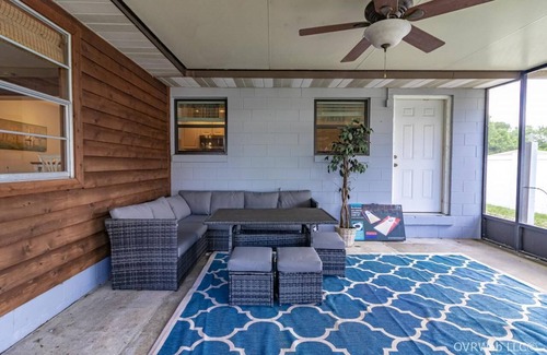 Summerfield House | Beautiful Lake Weir lakefront 2/2 house with private dock, beach, huge yard.