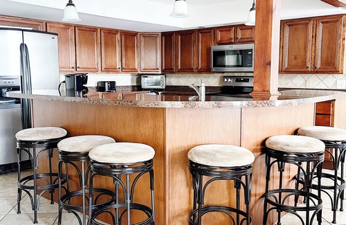 Camdenton House | Beautiful Lakefront Home ~ 4BD/3 Master Suites ~ Outstanding Lake Views!