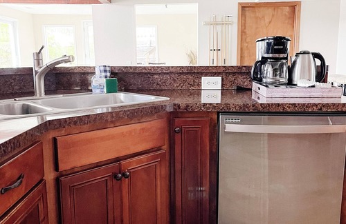 Camdenton House | Beautiful Lakefront Home ~ 4BD/3 Master Suites ~ Outstanding Lake Views!