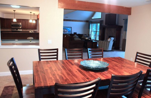 Camdenton House | Beautiful Lakefront Home ~ 4BD/3 Master Suites ~ Outstanding Lake Views!