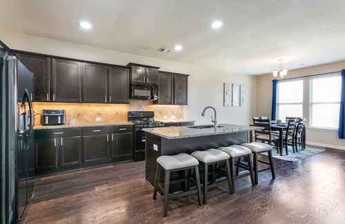 Slidell House | Beautiful Lakefront Home