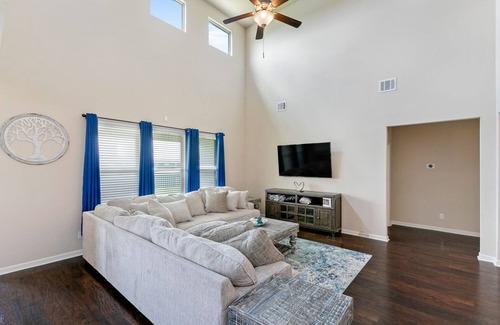 Slidell House | Beautiful Lakefront Home