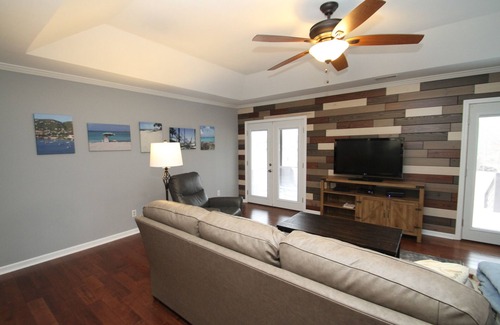 Inman House | Beautiful Lakefront Home on over an acre