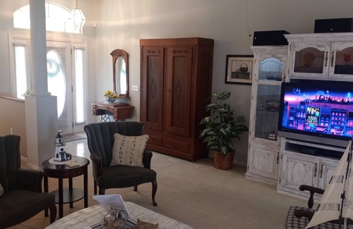 Winter Haven House | Beautiful Lakeside Home - Bring Your Boat & Jetski