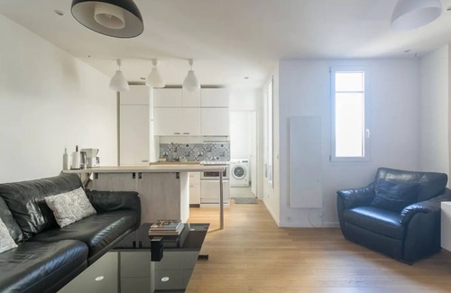 14th Arrondissement Apartment | ★ Beautiful Large Flat, 15min from Paris center