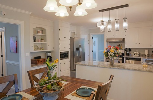 Snow Hill House | Beautiful, large home for family or friend gatherings!