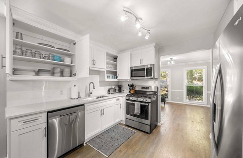 East Cobb House | Beautiful & large Newly renovated 5 Bedroom house.