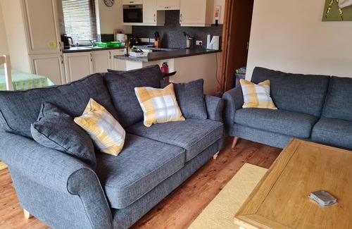 Welton Cabin | Beautiful Lodge Overlooking Pond sleeps 6