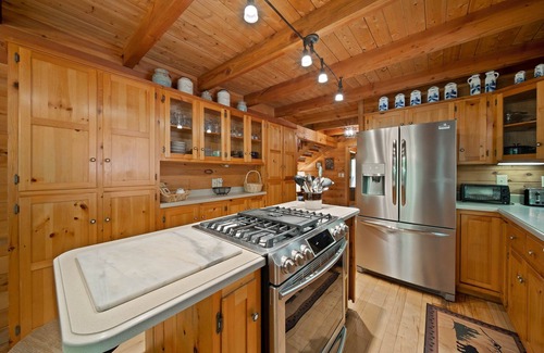 Foscoe Cabin | Beautiful Log Cabin in Foscoe–Weathering Heights