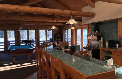 John Dodge House | Beautiful log cabin on 4 acres of private wilderness with stunning mountain view