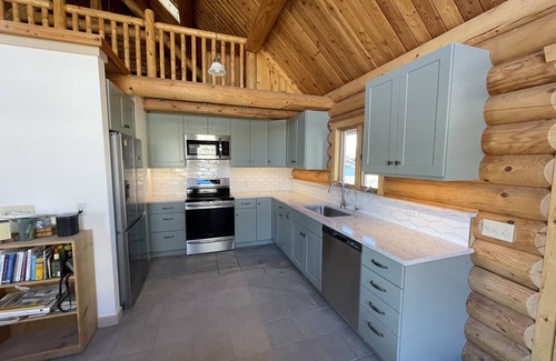 Emigrant House | Beautiful Log House on the Yellowstone River!