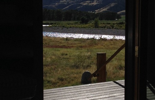 Emigrant House | Beautiful Log House on the Yellowstone River!