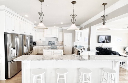 Ocean Isle Beach House | BEAUTIFUL LUXURY OCEANFRONT HOME! Sleeps 25, Elev, pool & rooftop deck. 7B/7B.