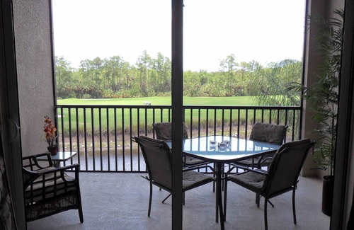 Naples Condo | Beautiful Luxury Condo on Resort Style Golf and Country Club.