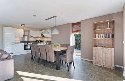 Ouddorp House | Beautiful luxury design holiday homes 2 minutes from the beach with large garden, Jacuzzi, porch and trampoline.