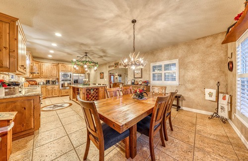 Fredericksburg House | Beautiful luxury wine country riverfront house on the Pedernales - dog-friendly