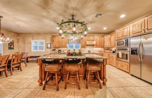 Fredericksburg House | Beautiful luxury wine country riverfront house on the Pedernales - dog-friendly