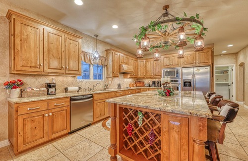 Fredericksburg House | Beautiful luxury wine country riverfront house on the Pedernales - dog-friendly