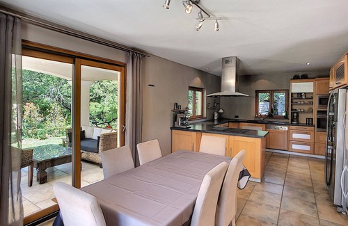 Saint-Paul-en-Foret Villa | Beautiful modern villa with heated pool, landscape garden and 3 bedrooms