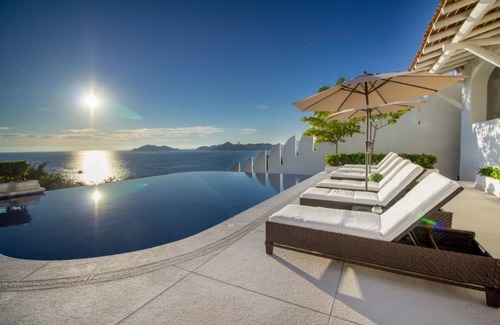Playa Guitarron House | Beautiful Mediterranean-style house with spectacular views of the bay