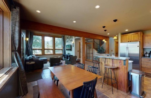 Crested Butte South House | Beautiful modern retreat nestled in a quiet, casual neighborhood in CB South!