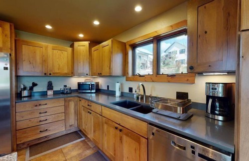 Crested Butte South House | Beautiful modern retreat nestled in a quiet, casual neighborhood in CB South!