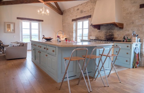 Sauveterre House | Beautiful manor located on a terrain of 33ha.