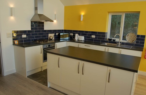 Trearddur Bay House | Beautiful, Modern Villa 5 mins walk from the Stunning Bay at Trearddur
