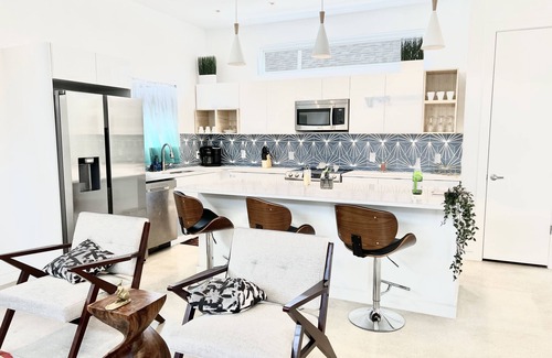 Eastside Promise Neighborhood House | Beautiful Modern house close to Downtown san antonio
