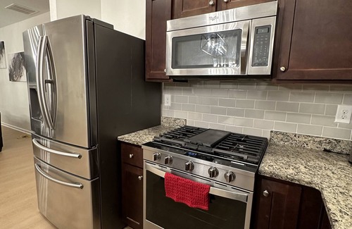 Fairburn House | Beautiful Modern Home near Downtown and Airport