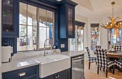 Pinetop Cabin | Beautiful Modern-Rustic Luxury Cabin w/Hot Tub in PINETOP LAKES Country Club!