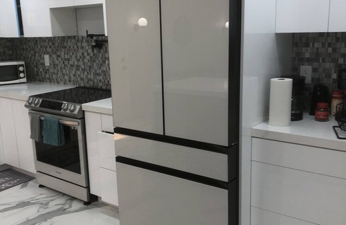 Carol City House | Beautiful Modern Lifestyle Home