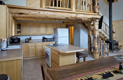 South Fork House | Beautiful Mountain Cabin w/Wraparound Deck/Private Washer/Dryer/Free WiFi