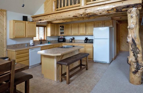 South Fork House | Beautiful Mountain Cabin w/Wraparound Deck/Private Washer/Dryer/Free WiFi