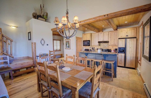 Fraser Cabin | Beautiful Mountain Home - Great Views - Hot Tub - Free Shuttle To Ski Resort