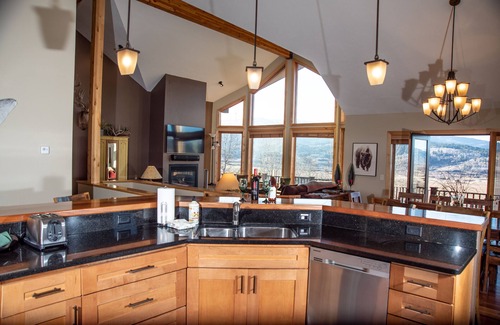 Alpine House | Beautiful Mountain Home. 5 Bedroom, 4 bath