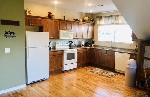Leicester House | Beautiful Mountain Views on 35 Acre Horse Farm!