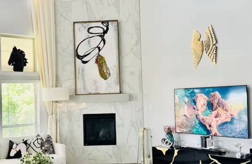 Anna House | Beautiful nature preserved lake side home