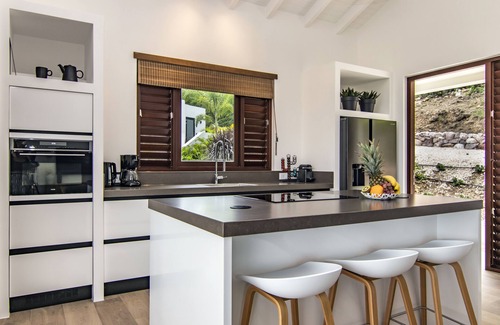 Sint Michiel Villa | Beautiful new luxurious villa in Caribbean style with pool - 2min walk to beach.
