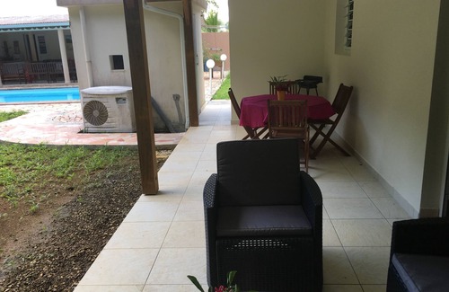 Saint-Joseph House | Beautiful new T2 in tropical forest with swimming pool