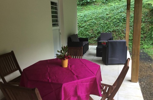 Saint-Joseph House | Beautiful new T2 in tropical forest with swimming pool