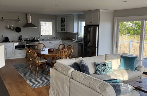Westbrook Center House | Beautiful New West Beach Location House for Rent - Westbrook, CT