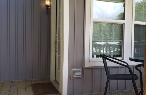 Queensbury Apartment | Beautiful Newly Built Cottages!