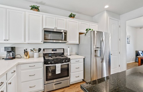 Bellemont House | Beautiful, Newly Built Home with Central A/C !