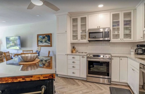 Kahana Condo | Beautiful Newly Remodeled Condo in Kahana, Maui