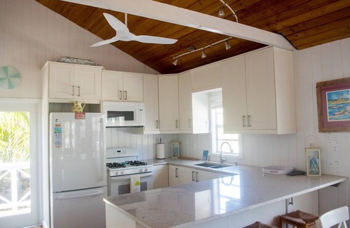 Hope Town House | Beautiful Newly Renovated Beach House - 2 bed 2 bath