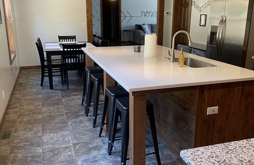 La Follette House | Beautiful Norris Lake Views, Boat Slip, and Hot Tub in Deerfield Resort!