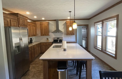 La Follette House | Beautiful Norris Lake Views, Boat Slip, and Hot Tub in Deerfield Resort!
