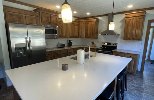 La Follette House | Beautiful Norris Lake Views, Boat Slip, and Hot Tub in Deerfield Resort!