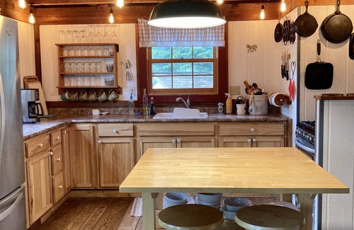Sturgeon Bay House | Beautiful Norwegian Timber Frame in Whitefish Bay - Pristine Beach/Trails Galore